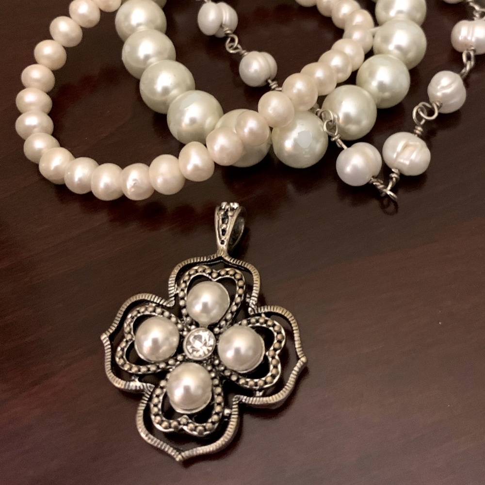 Premier Designs “London” pendant